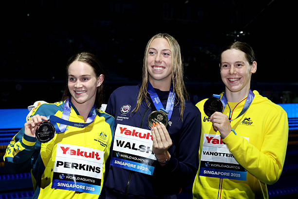 夏日手工:用折纸打造迷你泳池装饰