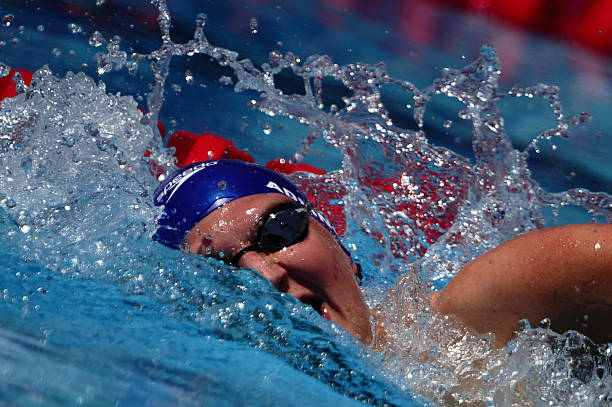 水中的自由与挣扎:解析梦见游泳的双重含义