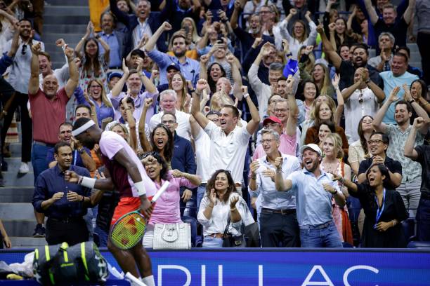 法网最新视频：高芙鏖战三盘险胜，晋级下一轮！