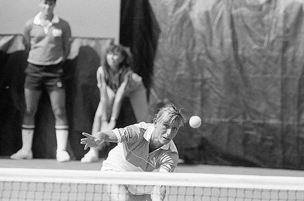 郑钦文最新比赛：直落两盘轻松晋级