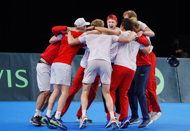 网球场照明标准：夜间比赛所需的照度与均匀度要求