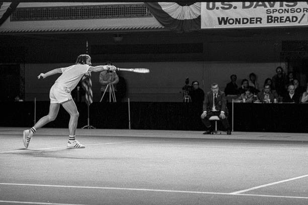 网球拍材质大比拼:碳素与铝合金的优缺点分析