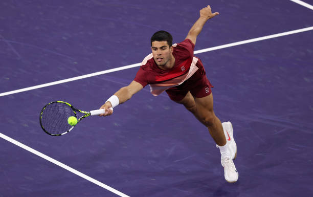 斐乐网球系列鞋款解析：舒适支撑，助力快速移动