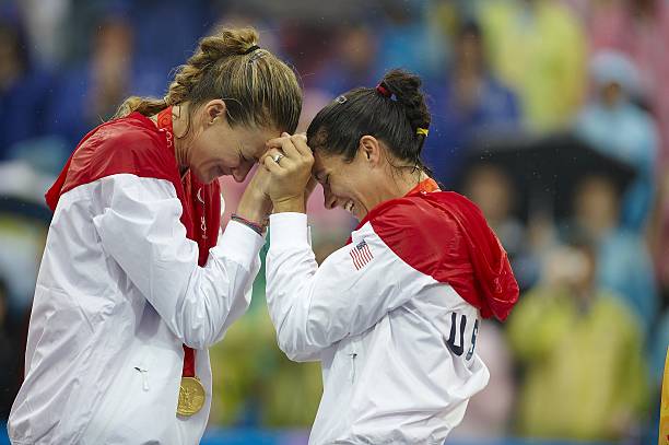 高中排球课程教案:提升学生排球综合能力