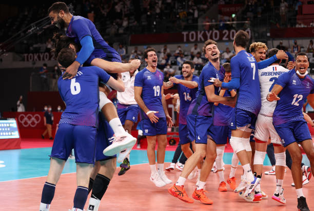 丁霞退役传闻再起，球迷热议其未来去向