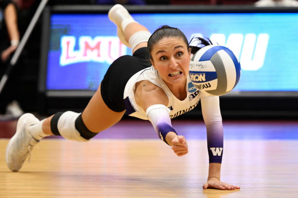 掌握排球垫球正确姿势：避免常见错误的关键要点