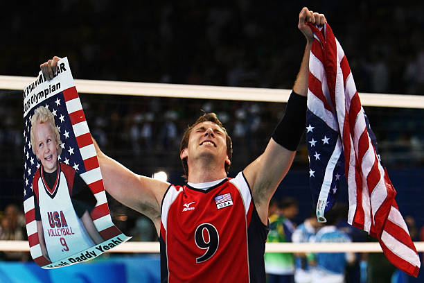 排球入门必看:三种基本手势详细教学视频