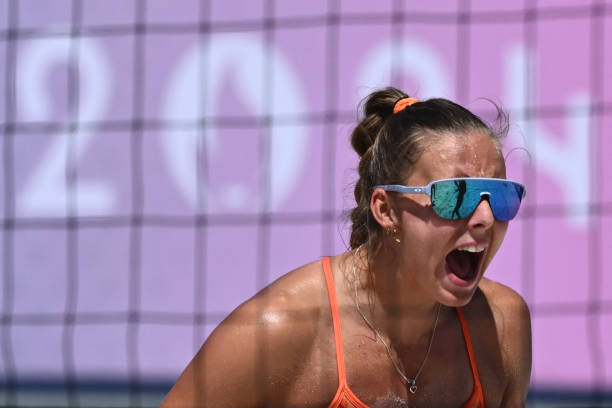 从上海到国家队:王怡的排球之路