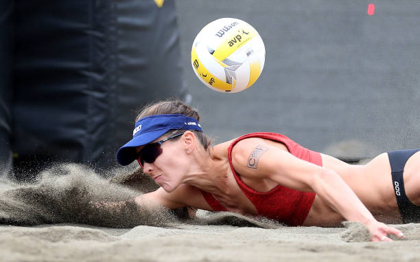 初中排球队体能训练计划：提升爆发力与耐力的关键方法