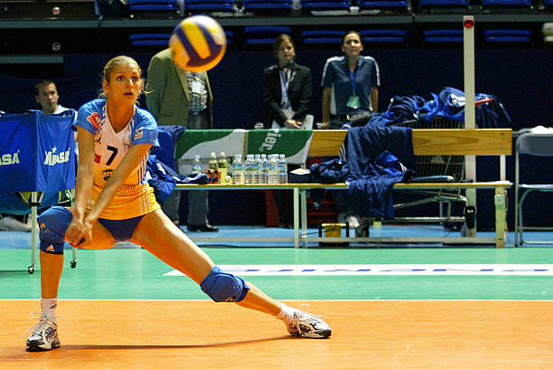 排球比赛每队上场球员数量要求