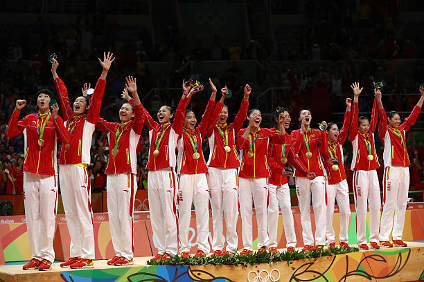 中学生排球入门：基础动作与技巧全解析