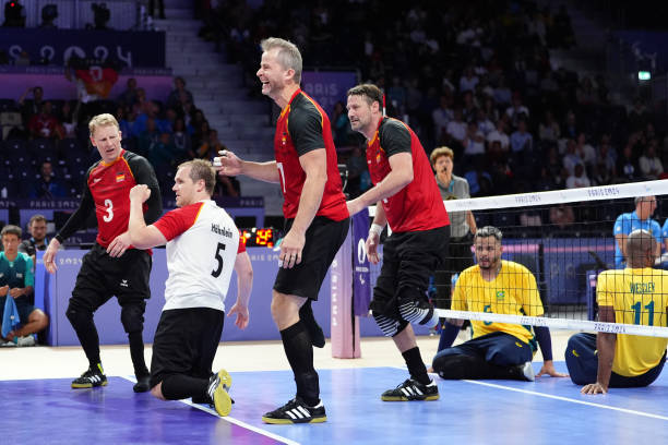 郎平丈夫白帆年龄引关注,他比郎平大还是小?