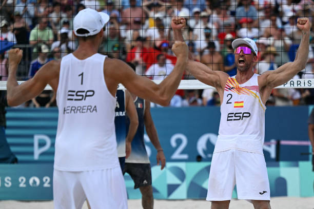 排球比赛每队上场球员数量规定