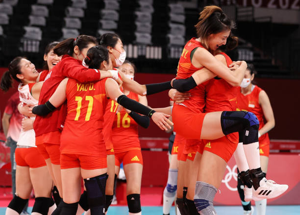 张常宁扣杀集锦：排球女将的霸气瞬间