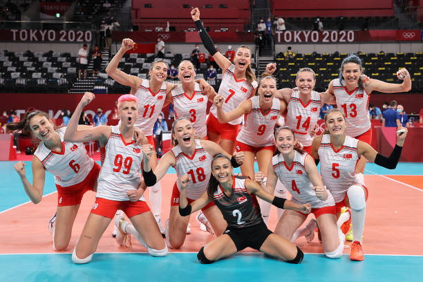 排球垫球视频教程：一步步教你成为接球高手