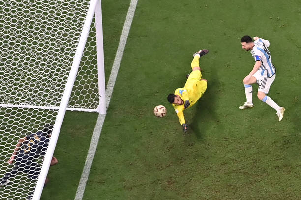 上岩体育场：韩日世界杯揭幕战的舞台与记忆