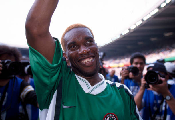 沙特球迷营造魔鬼主场，国足备战面临多重挑战