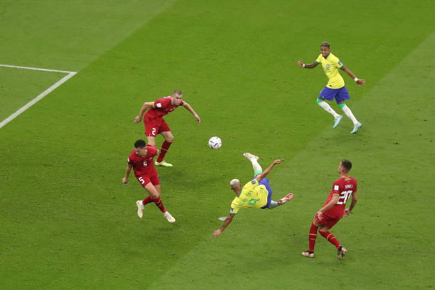 世界杯预选赛：十大争议判罚回顾